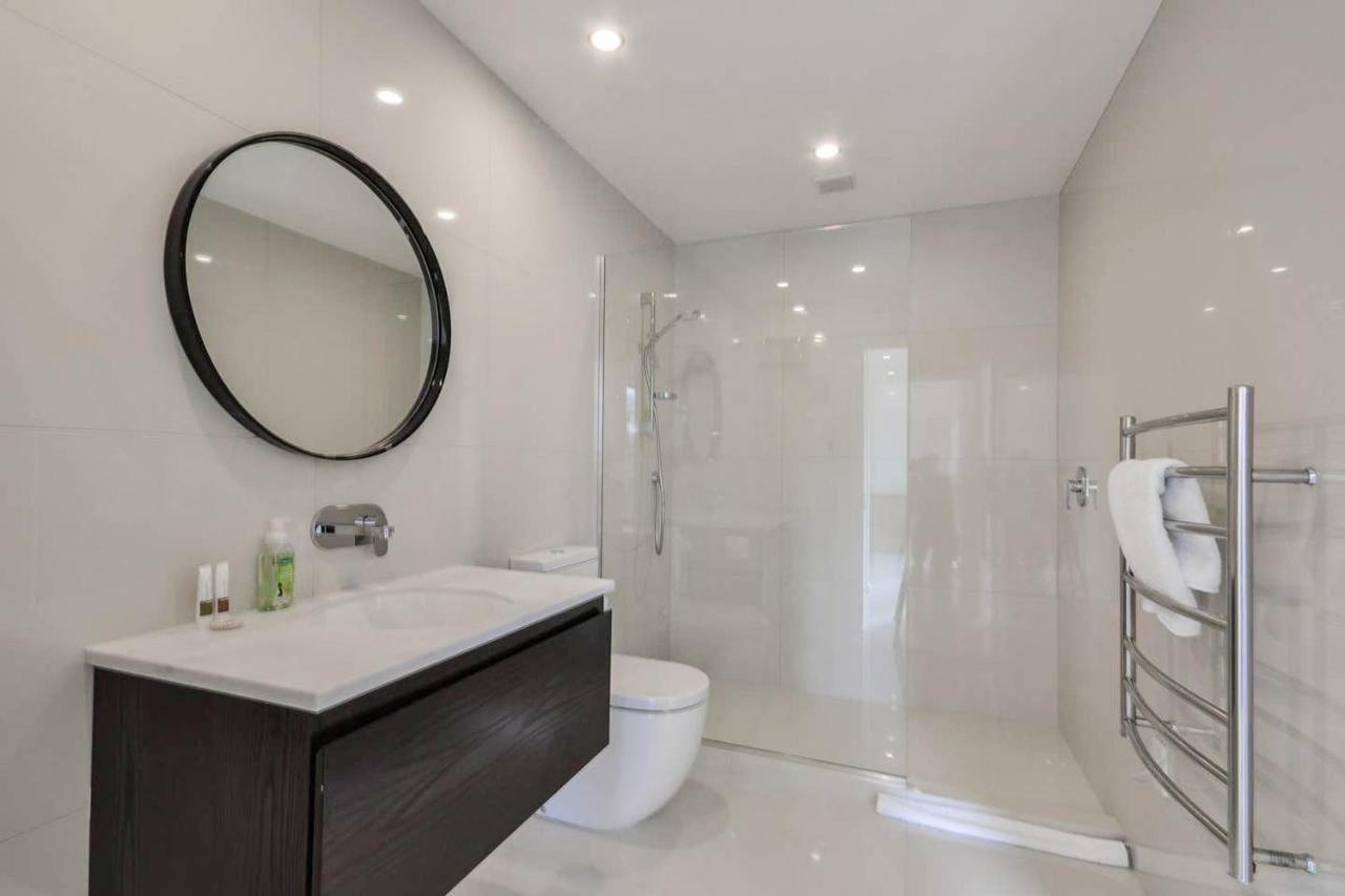 Executive Living In Bluewater - 3 Bedroom Apartment ควีนส์ทาวน์ ภายนอก รูปภาพ